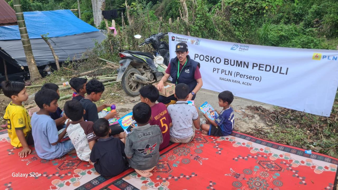 Relawan Ranger PLN Beri Edukasi dan Trauma Healing bagi Anak-anak Korban Banjir di Beutong Ateuh Relawan Ranger PLN Beri Edukasi dan Trauma Healing bagi Anak-anak Korban Banjir di Beutong Ateuh