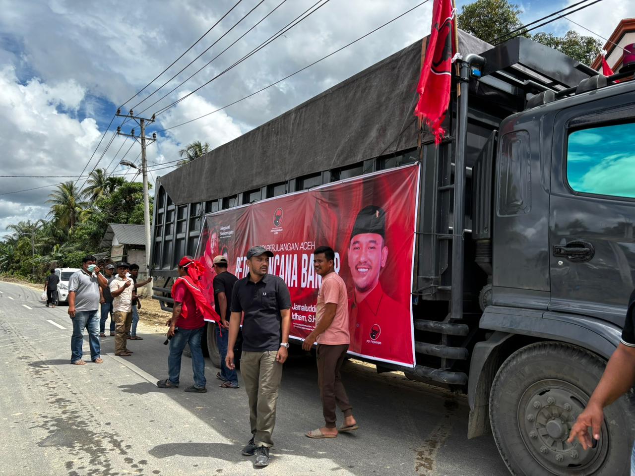 Melayani Tanpa Jarak: Potret Satu Tahun Dedikasi Jamaluddin Idham di Senayan Melayani Tanpa Jarak: Potret Satu Tahun Dedikasi Jamaluddin Idham di Senayan