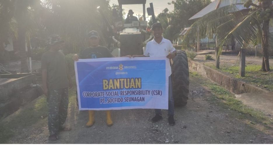 PT Socfindo Kebun Seunagan Perbaiki Jalan Rusak Sepanjang 3,1 Km di Kuala Pesisir PT Socfindo Kebun Seunagan Perbaiki Jalan Rusak Sepanjang 3,1 Km di Kuala Pesisir