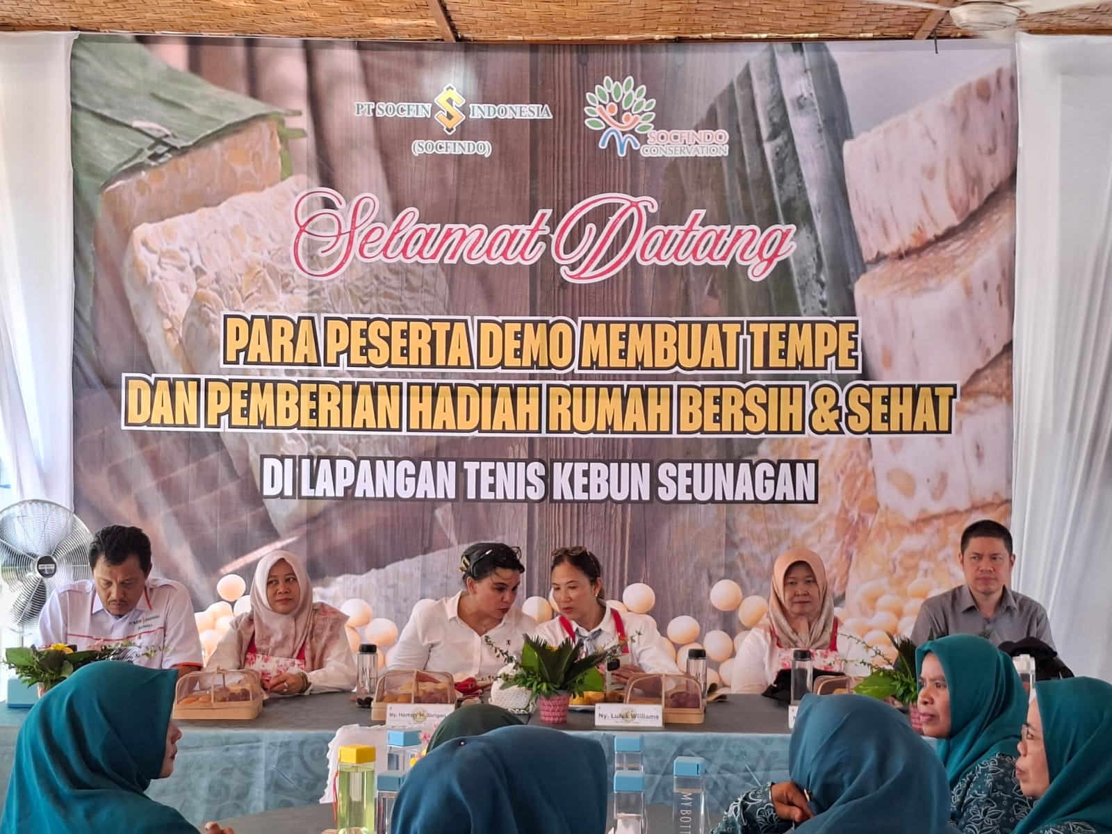 KISS Socfindo Latih Ibu PKK di Kuala Pesisir Produksi Tempe Higienis dan Bernutrisi