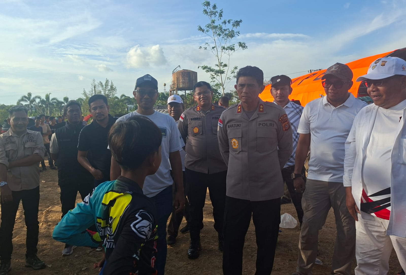 Kapolda Aceh Tinjau Sirkuit Grasstrack Alun-Alun Suka Makmue Kapolda Aceh Tinjau Sirkuit Grasstrack Alun-Alun Suka Makmue
