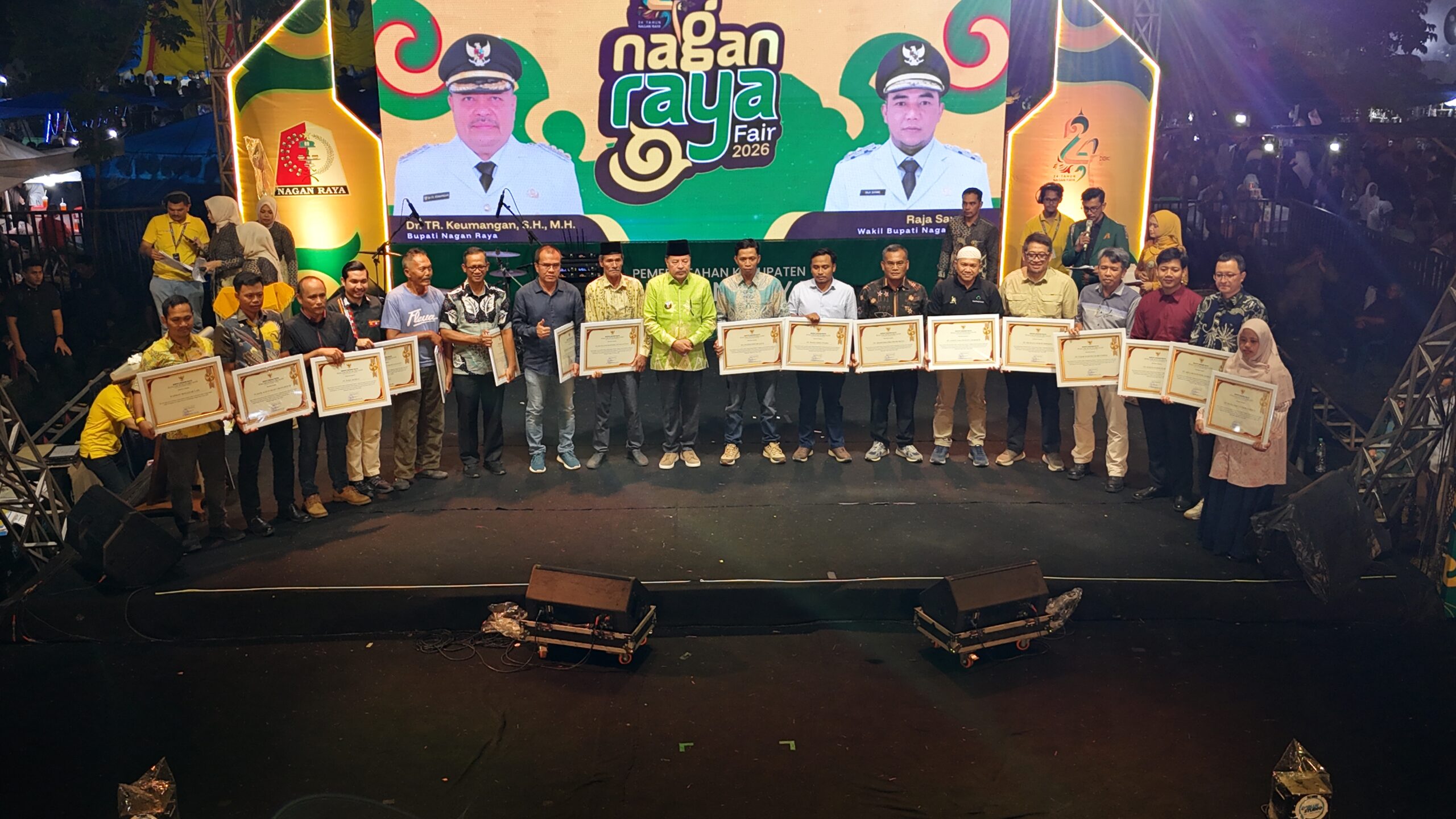 PT Beurata Subur Persada Raih Penghargaan CSR dari Bupati Nagan Raya PT Beurata Subur Persada Raih Penghargaan CSR dari Bupati Nagan Raya