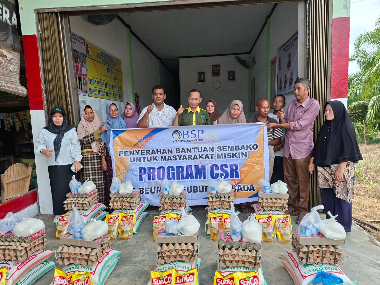 PT BSP Salurkan Bantuan Sembako untuk Masyarakat Miskin melalui Program CSR PT BSP Salurkan Bantuan Sembako untuk Masyarakat Miskin melalui Program CSR